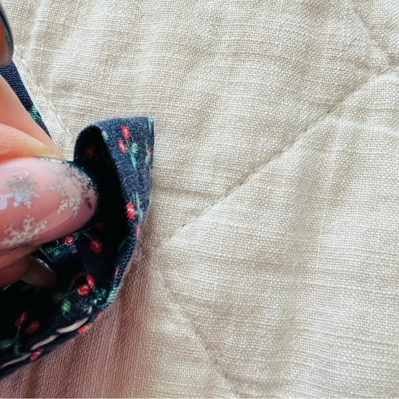 40”x40” Vintage Handmade Wall Hanging Quilt. - Picture 5 of 8